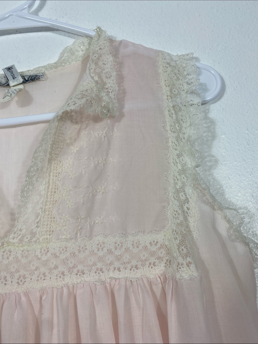 Vintage Christian Dior Lingerie Pink Lace Coquette Long Nightgown 70s 80s Size S - Picture 4 of 16